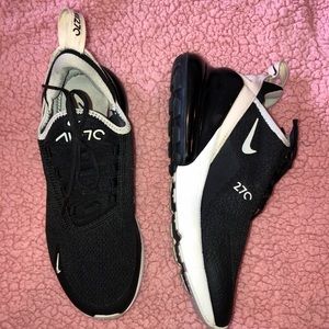 Nike AirMax 270